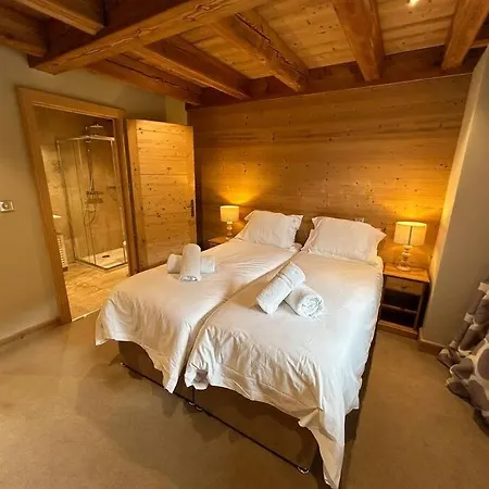 Chalet Rose