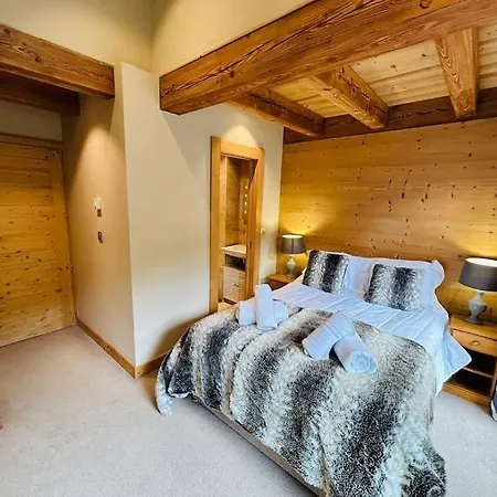 Rose Chalet *